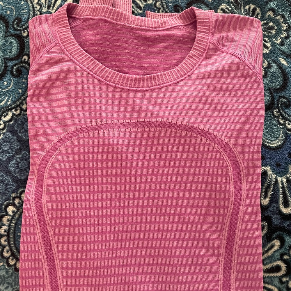 Lululemon long sleeve swiftly tech